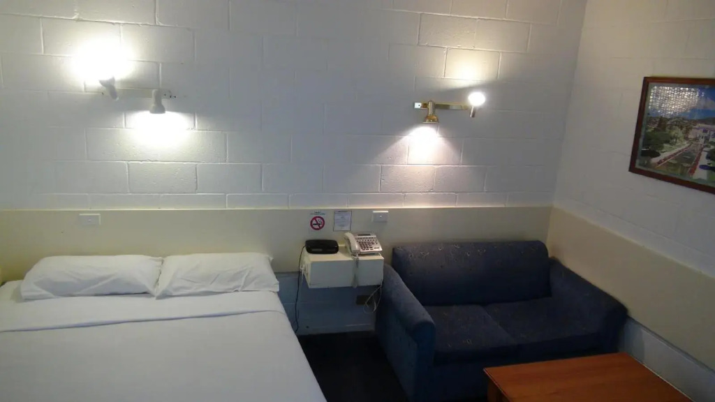 Pathfinder Motel