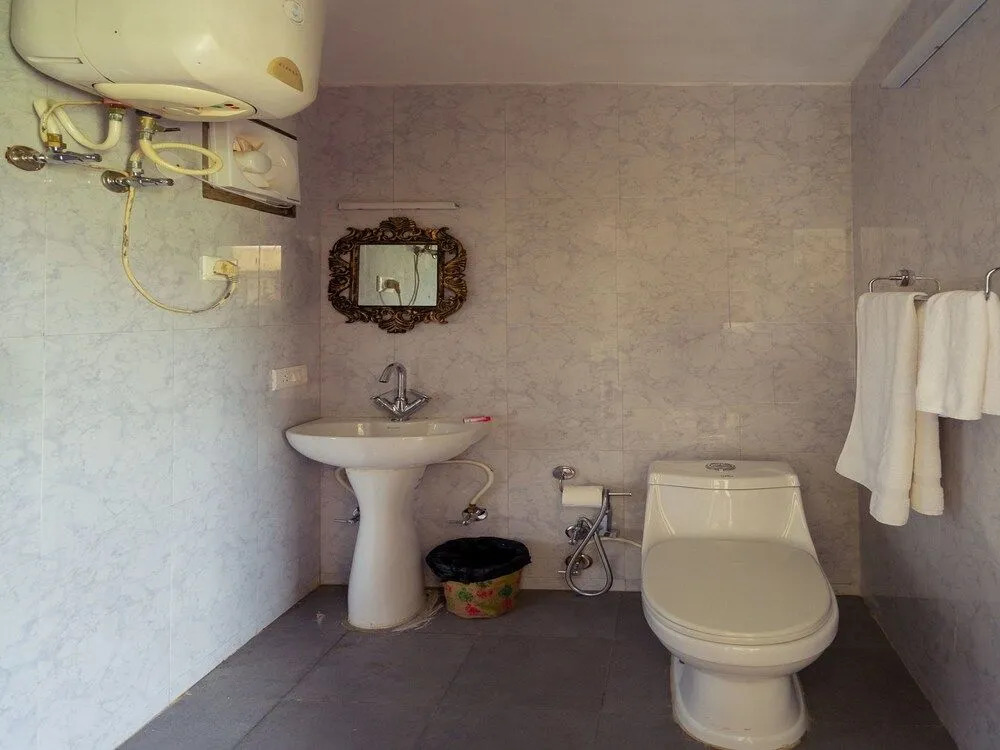 OYO 14137 Home Valley Studio Kempty Road