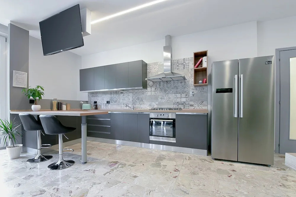 8 Bedroom Apartment in Reggio Emilia Center