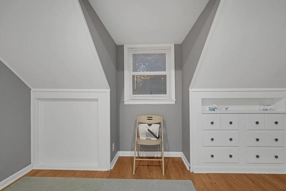 Charming Cape Cod Home - Just 15 Min From Downtown! 4 Bedroom Home by Redawning