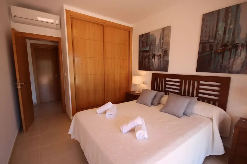 2 Twin Luxurious & Secluded Villa - Private Pools, Walk to the Beach & Moraira