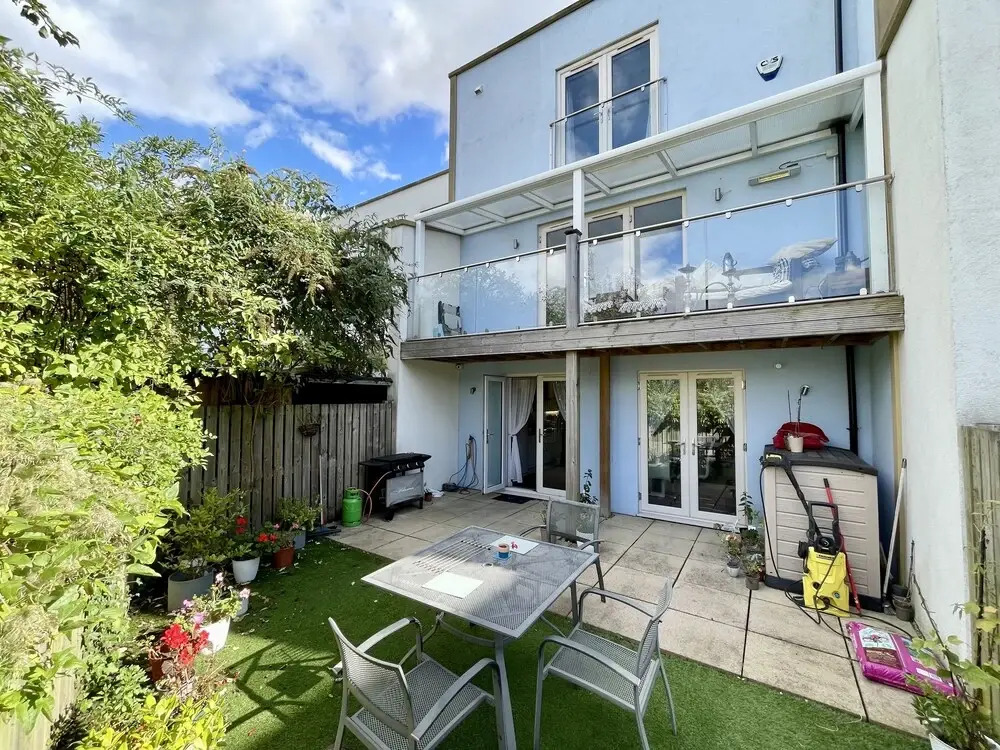 Large Family Home With Stunning City Views