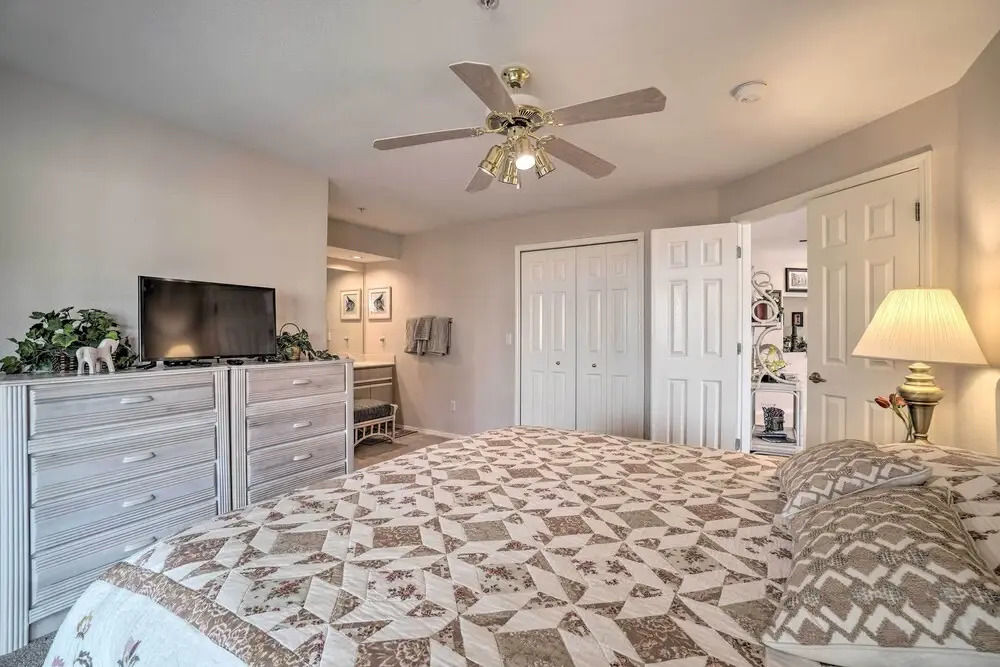 Branson Condo w/ Sunroom Near Downtown!