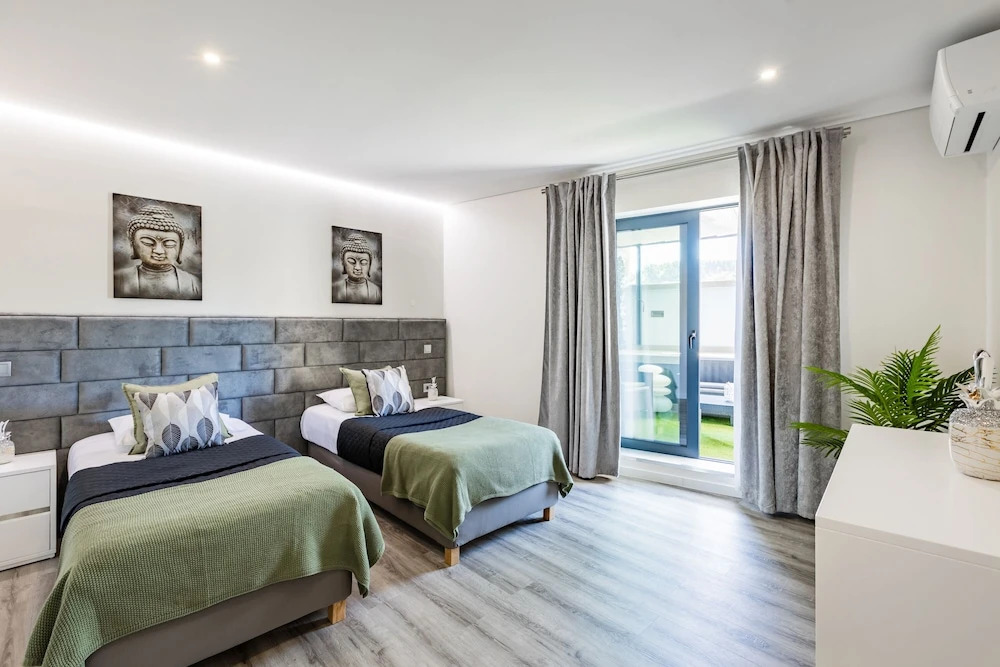 Porto City Holidays by Douro River