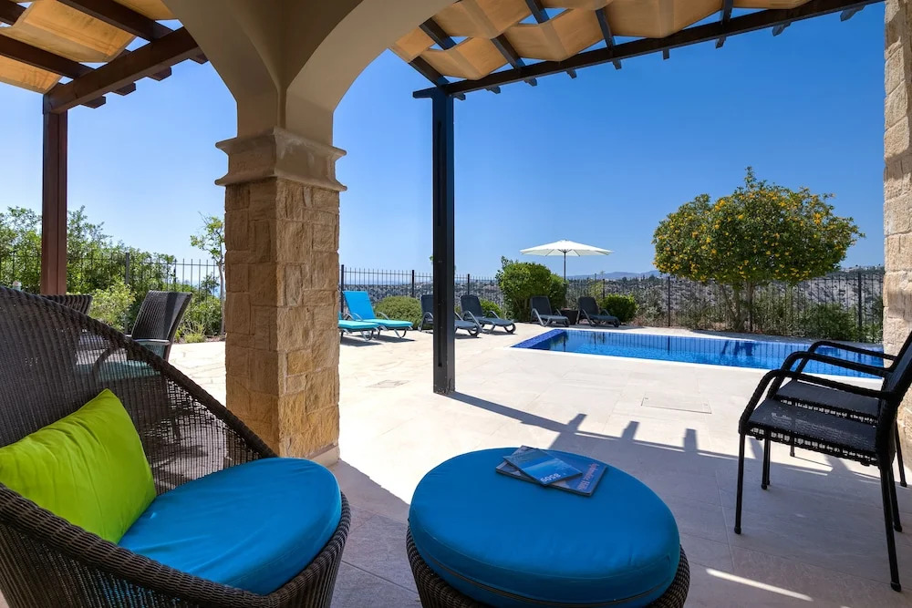 Stunning 3 bedroom villa 'BZ01' with private pool, stunning views, communal pool and resort facilities, Zephyros Village on Aphrodite Hills Re