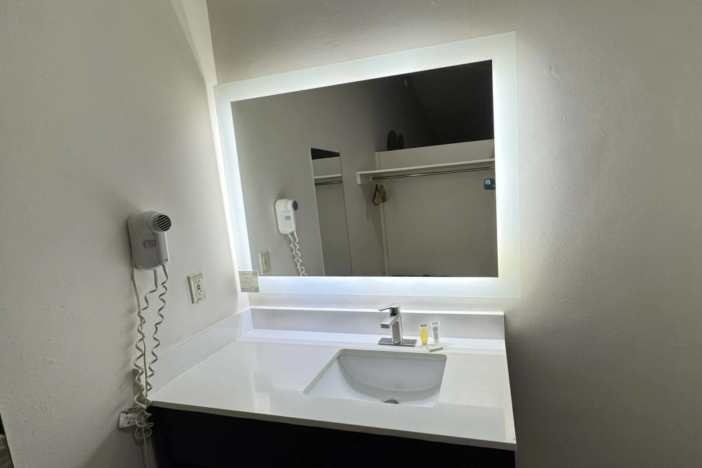 Howard Johnson by Wyndham Phoenix Airport/Downtown Area