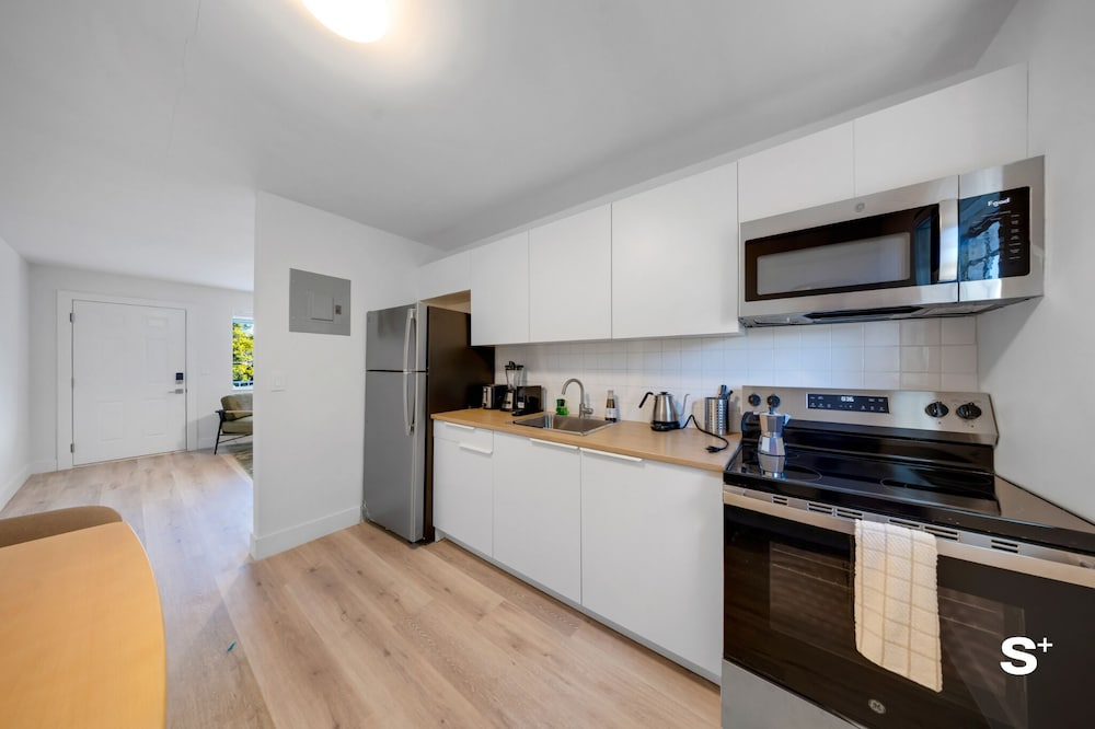 Chic 1-BD Apt in Miami Gym-Free Parking