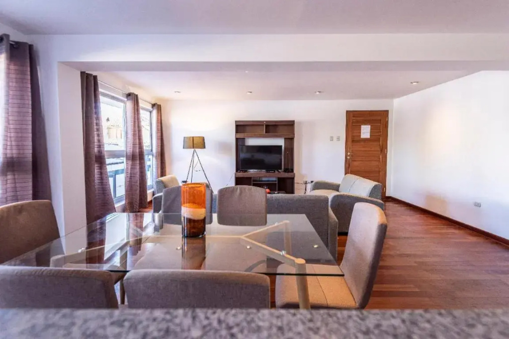 El Triunfo Apartments