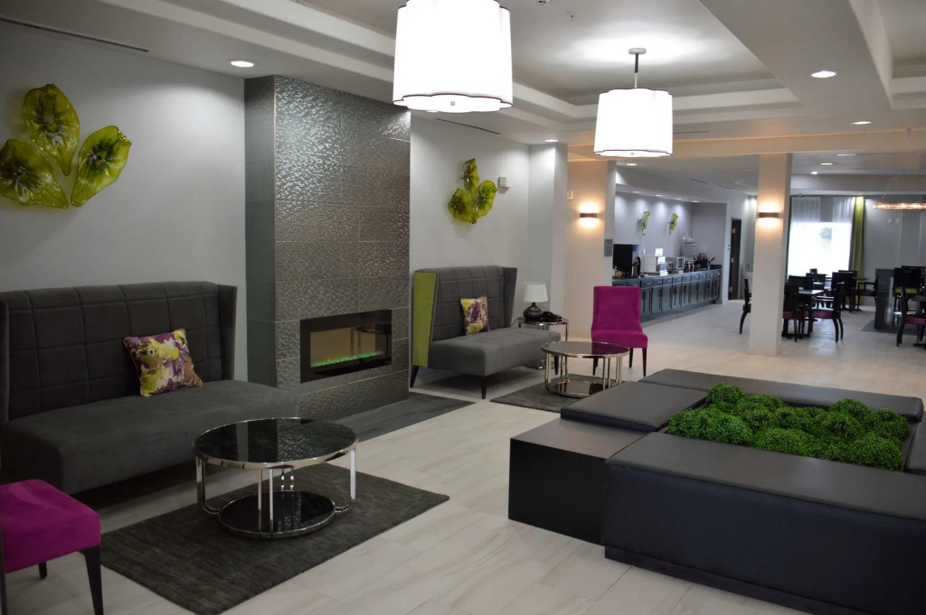 Best Western Plus Lytle Inn and Suites