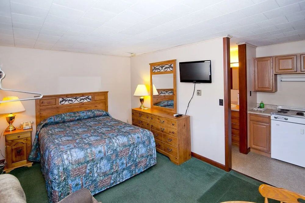 Eclectic Studio Cabin w/ Kitchenette, Free WiFi, Riverfront Location & More