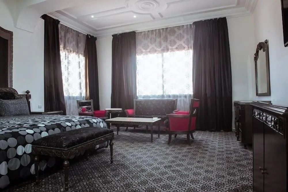 Park Regency Suite Hotel