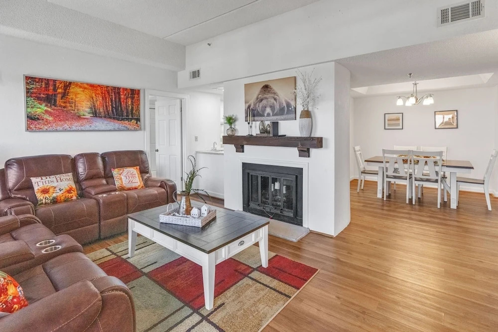 Handsome Condo, View in Sugar Mountain, Heated Pool & Jacuzzi by Redawning