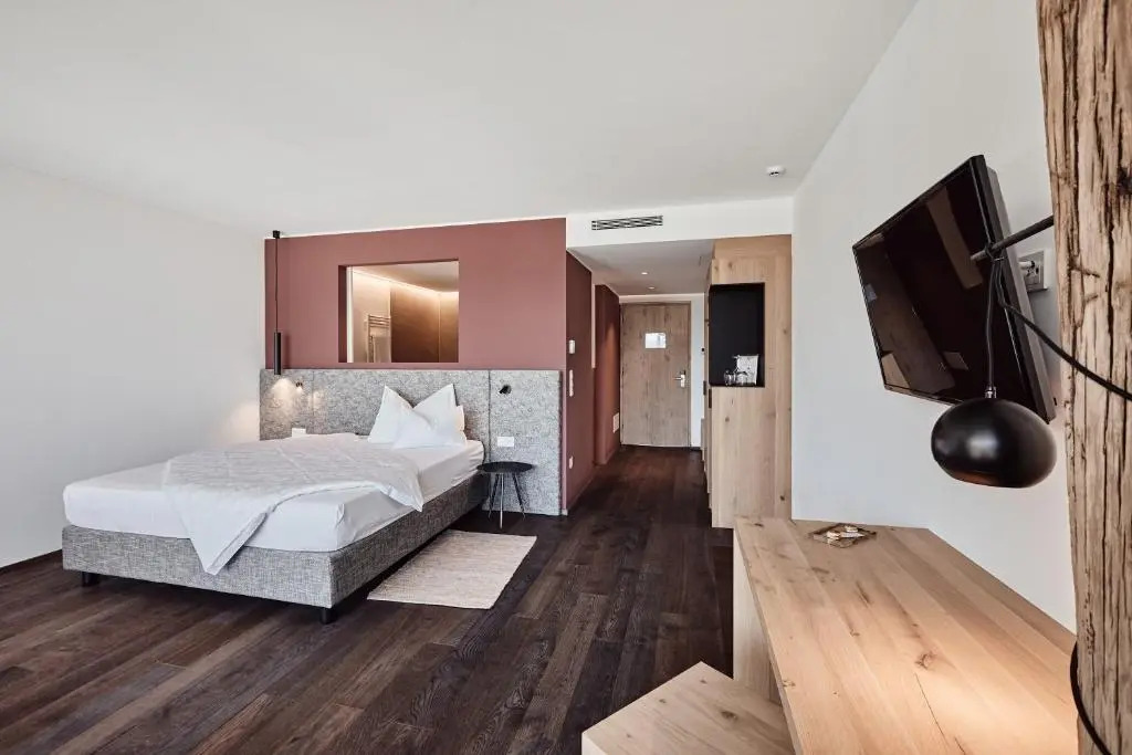 byHaller Suites & AO Restaurant