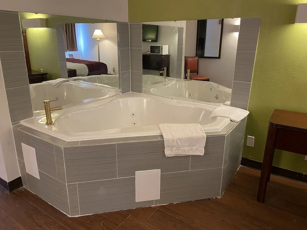 Travelodge Cleveland Willoughby