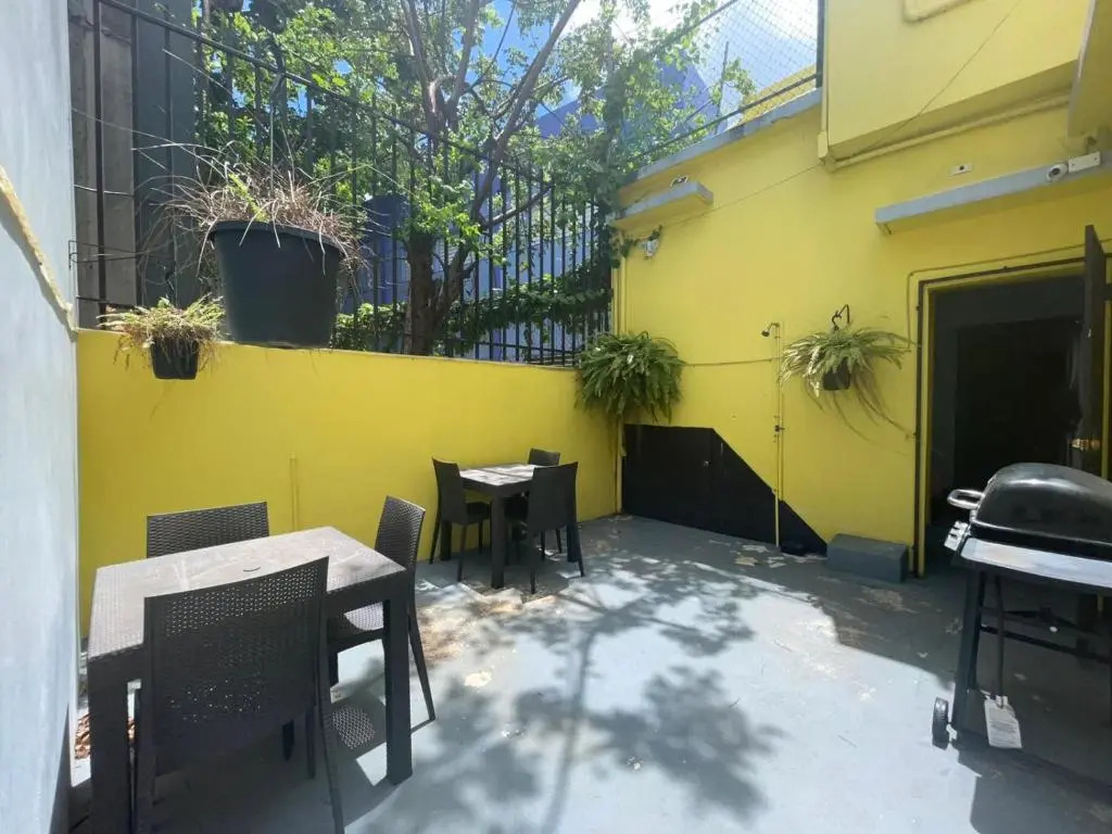 Near beach, restaurant and bars Sleeps 6 with 2baths