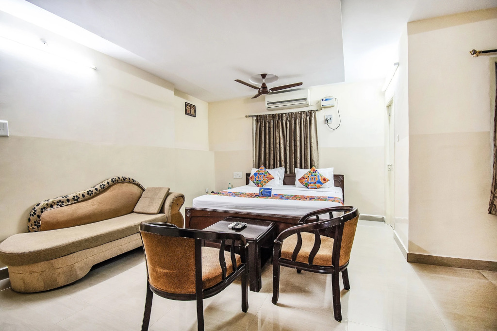 FabHotel Aditya Yatri Nivas - Nr Tirupati Railway Station