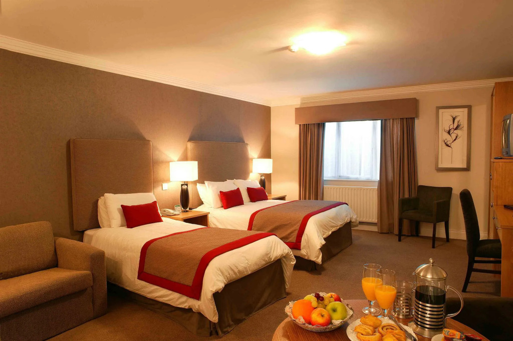 Killarney Oaks Hotel