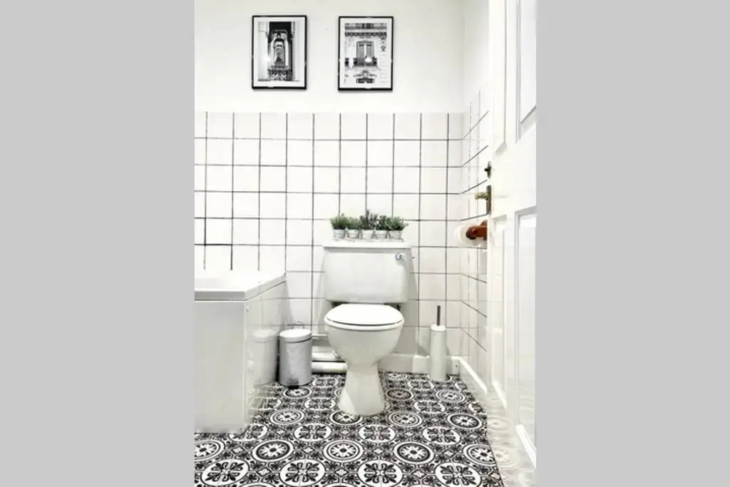 County House - THE WHITE APARTMENT