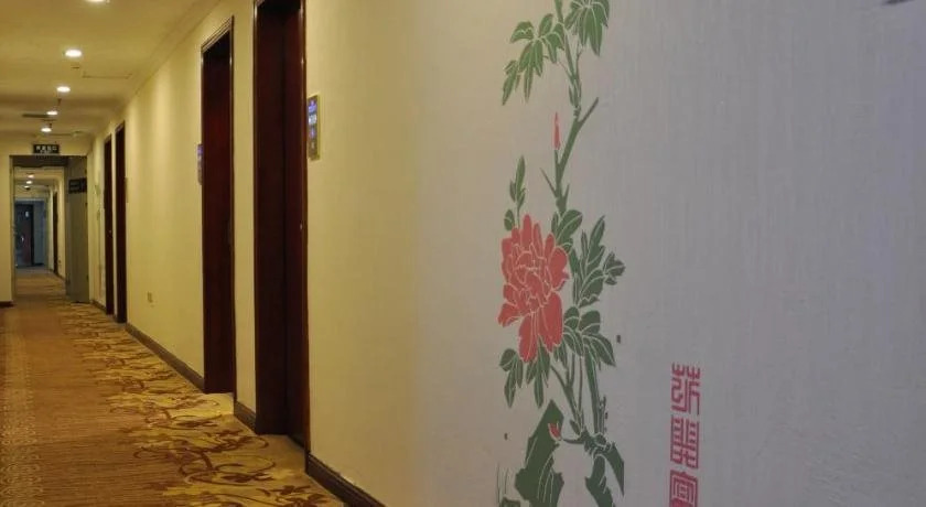 Glee Hotel