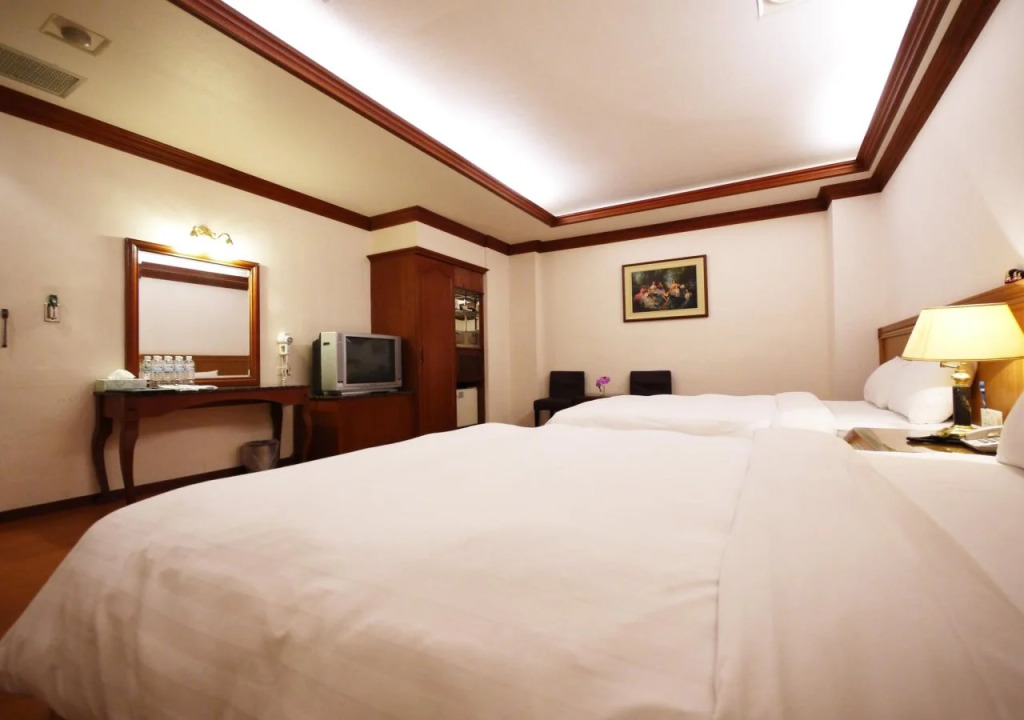 Emperor Hotel