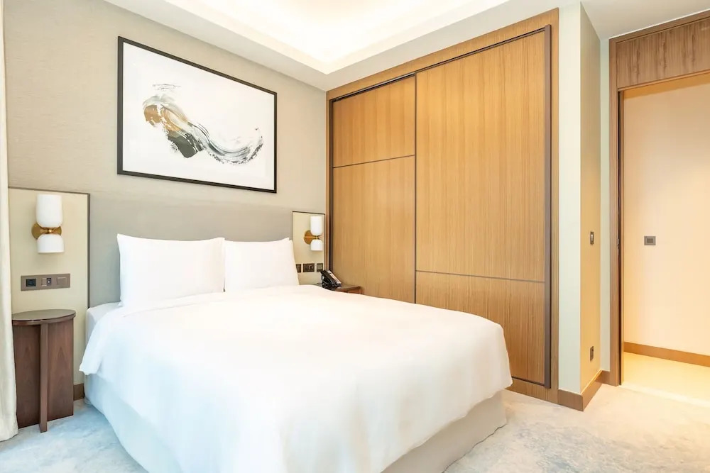 Luxury StayCation - Modern Comfort: 3-BR at The Address Opera