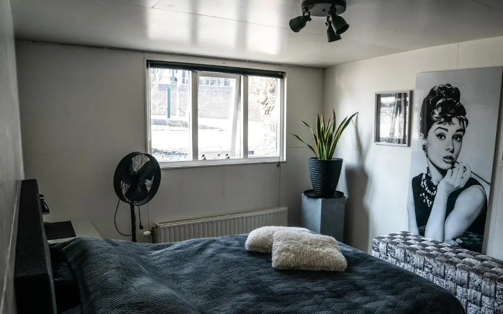 Houseboat Amsterdam
