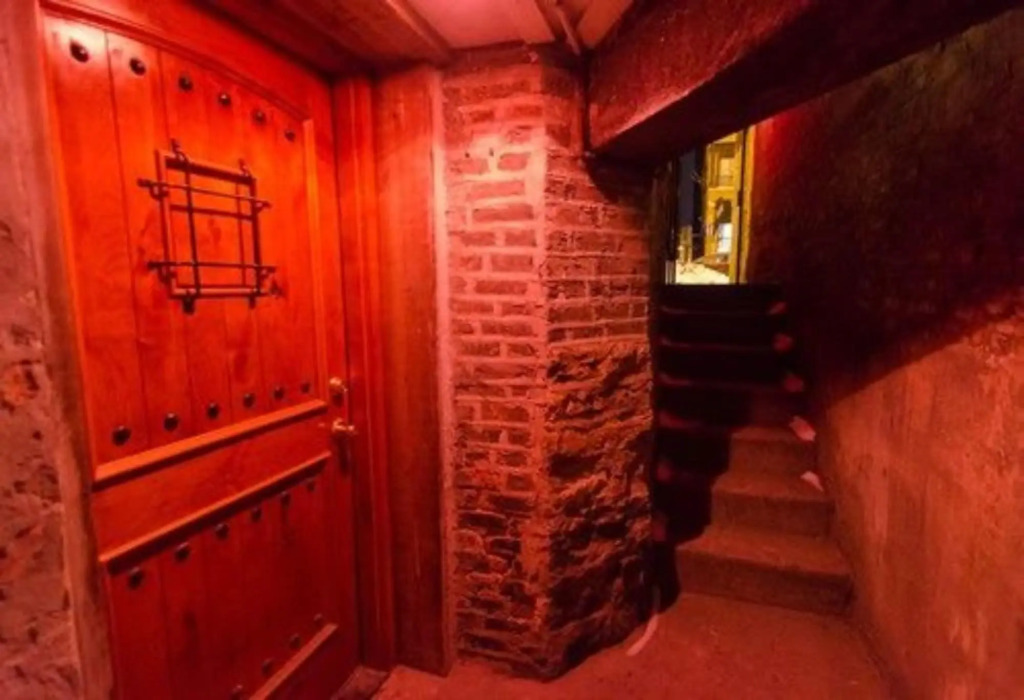 Old Chicago Inn