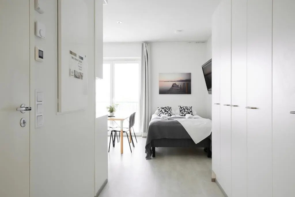 7.kerroksen huoneisto, Wifi + 24/7 check in