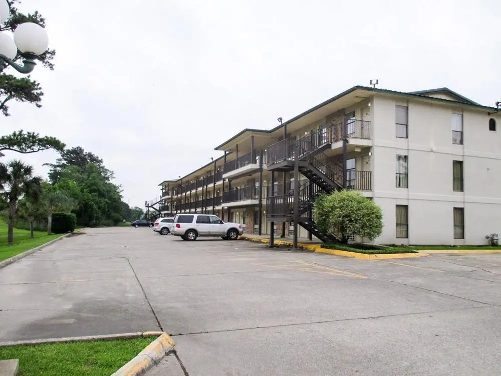 Motel 6 Lake Charles On The Bayou