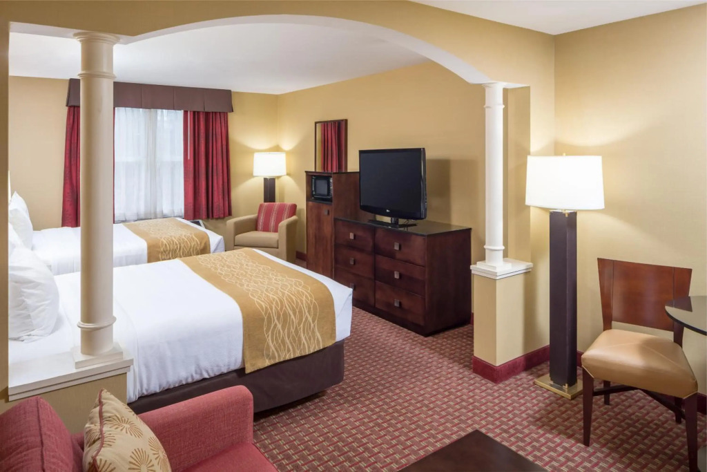 Comfort Inn & Suites Near Burke Mountain