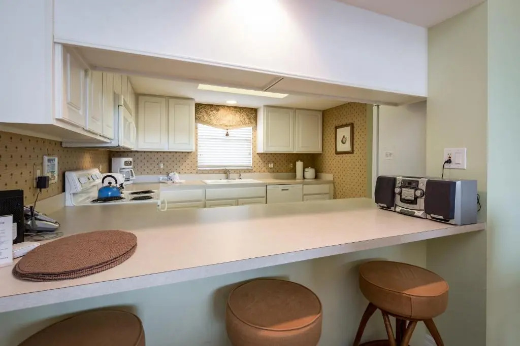 Casa Marina 623-6, 2 Bedroom, Sleeps 6, WiFi, Elevator, Canal Front, Pool