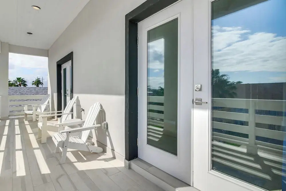 1 Block to Beach: South Padre Island Paradise!