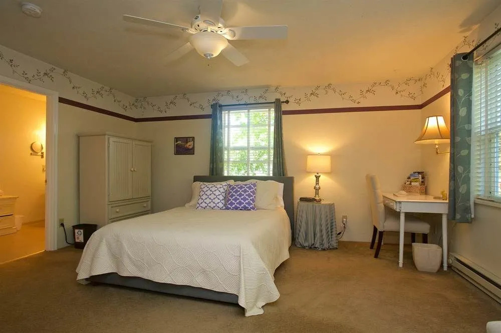The Oval Door Bed and Breakfast Inn