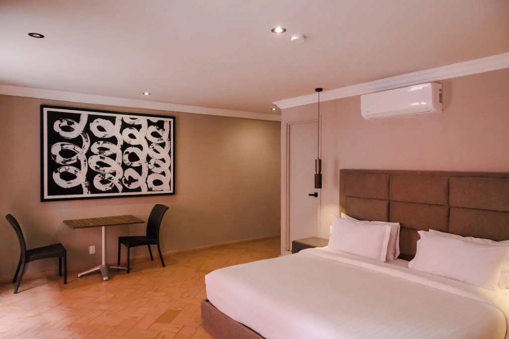 Mikaella Hotel