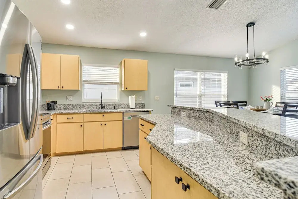 3 Mi to Clearwater Beach: Home w/ Patio & Grill!