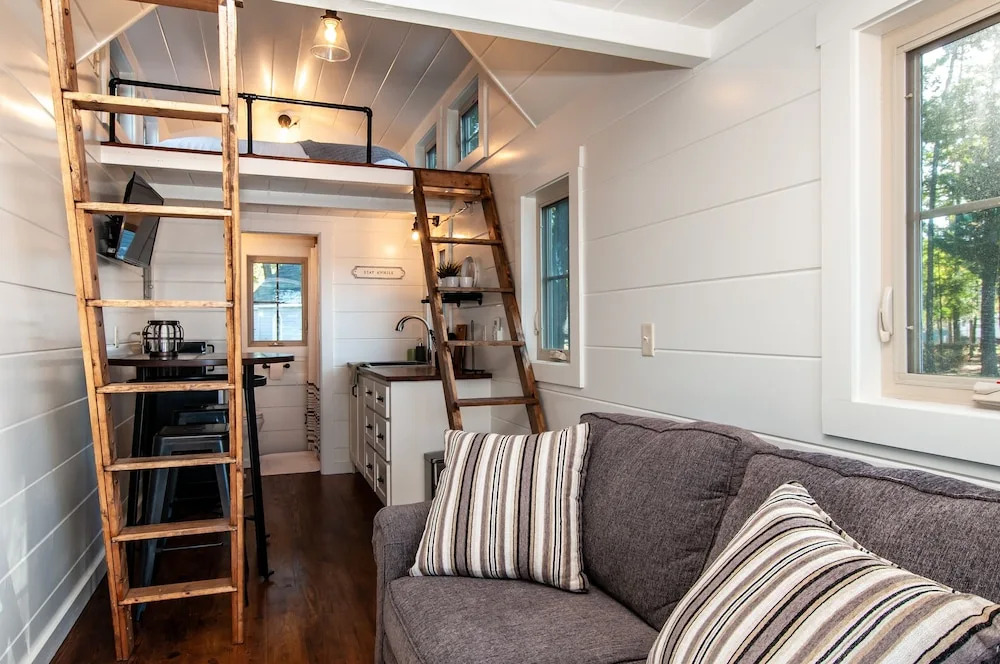 Windsor At River Rocks Landing Studio Bedroom Bungalow