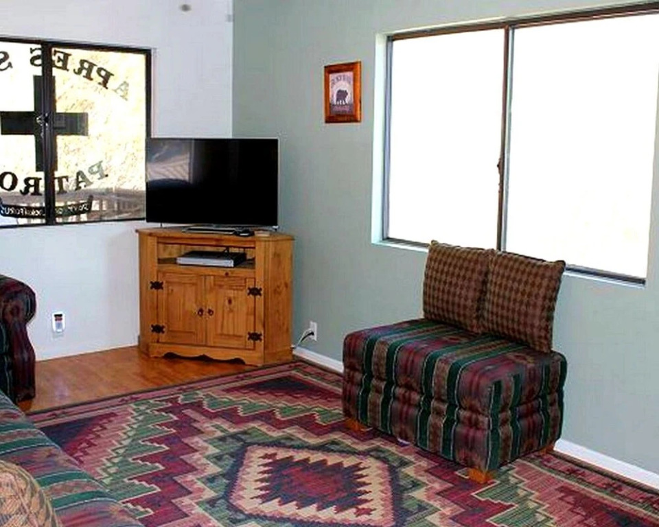 Moonridge Den- One Bedroom