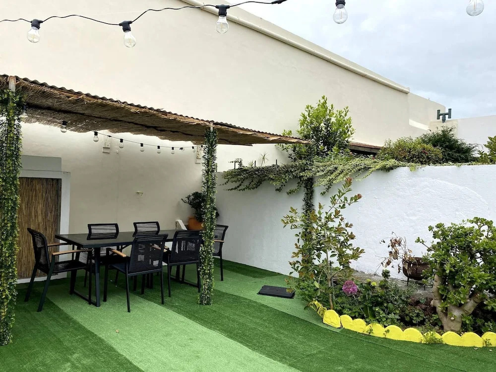 Casa Martinho Cozy Retreat in the Heart of Ponta Delgada