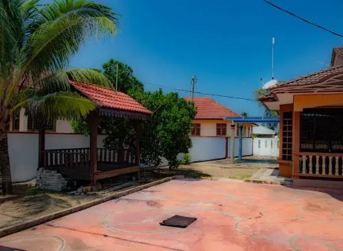 Beachland Guesthouse