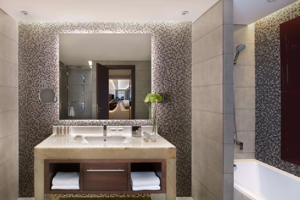 Radisson Blu Hotel, Dubai Waterfront