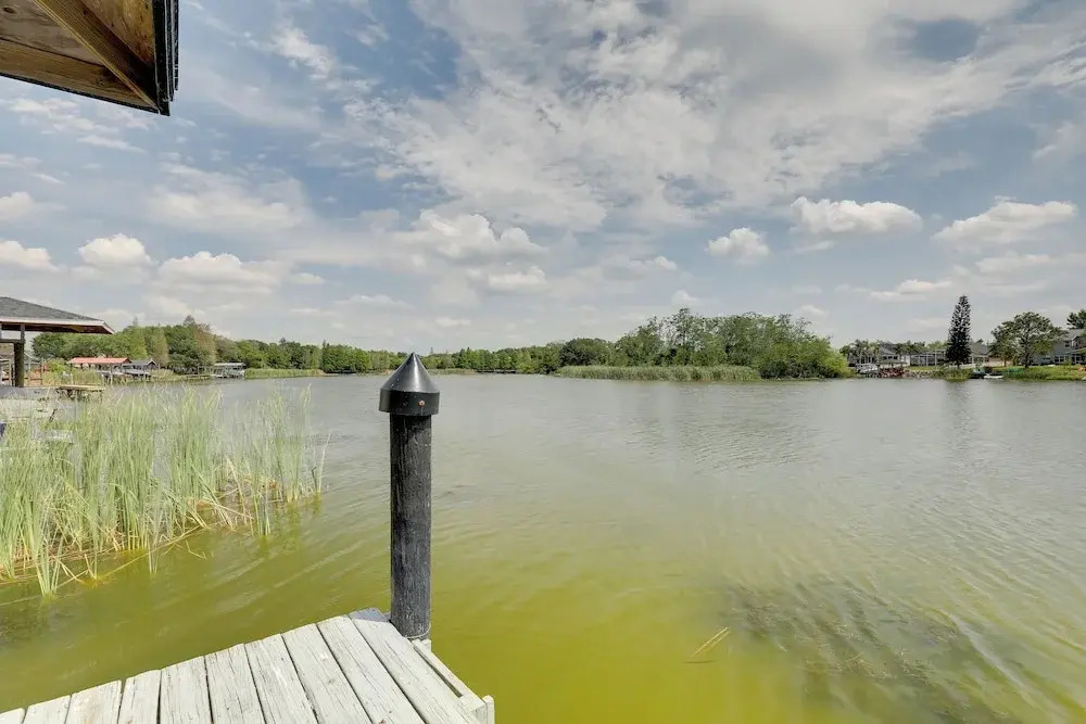 Bright Getaway w/ Ski Lake, 11 Miles to Dtwn Tampa