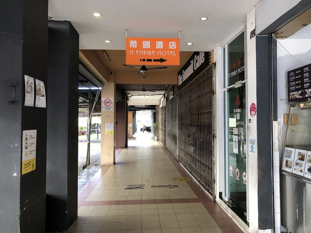 OYO 90668 Joy Inn
