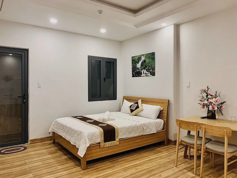 RedDoorz Premium near E-Town