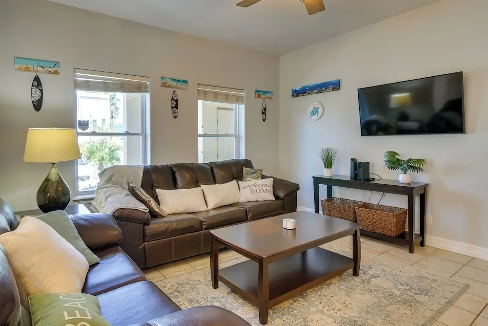 South Padre Island Condo w/ Shared Outdoor Pool!