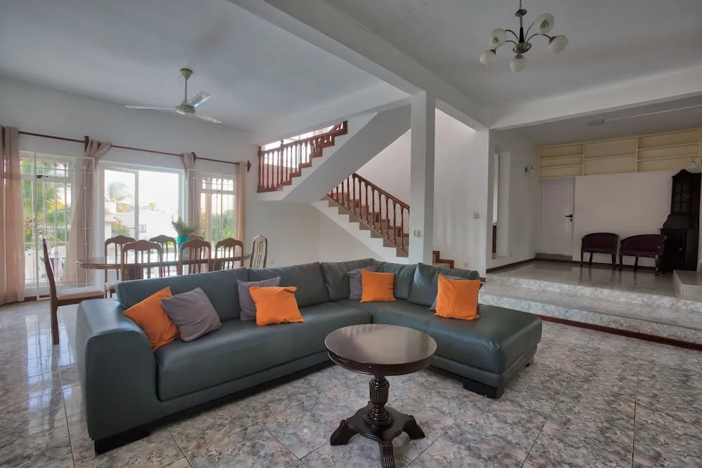 Hibiscus Villa - 5 Rooms