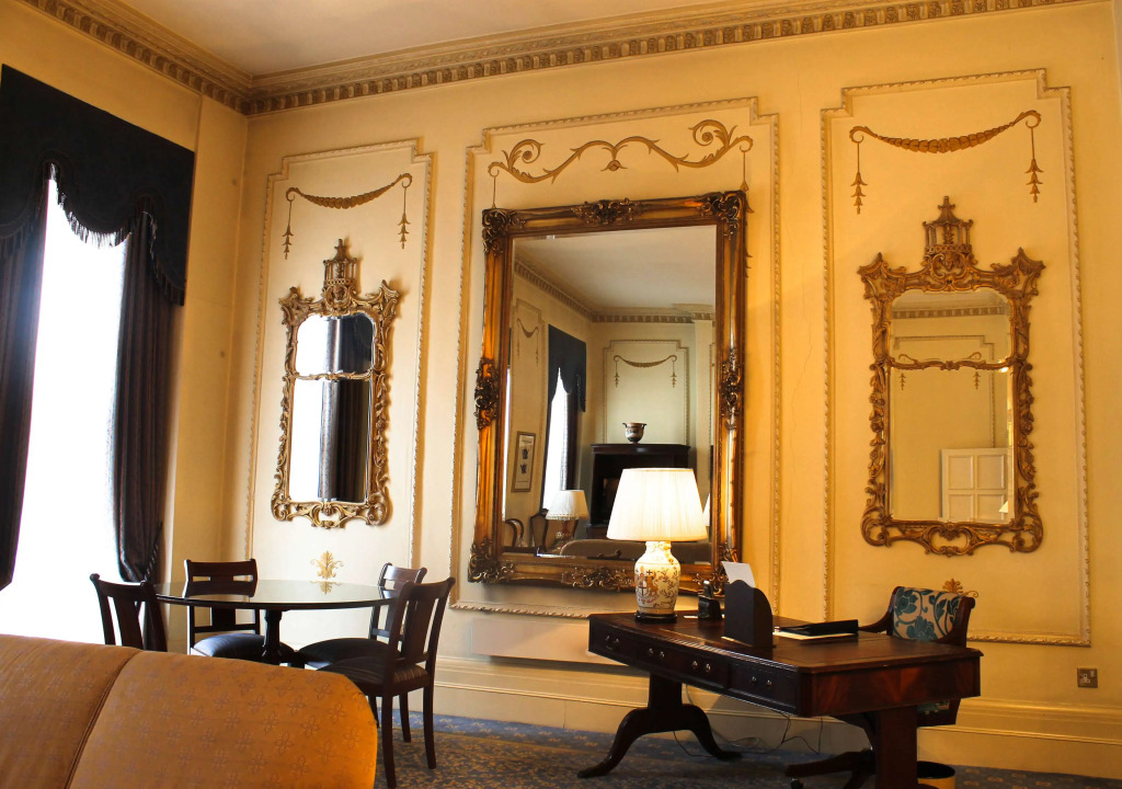 The Leonard Hotel