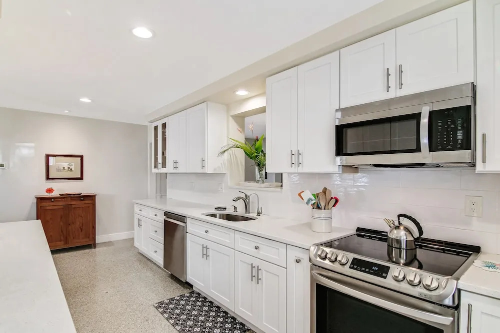 Mango House Immaculate 3 BDR in Boynton Beach!