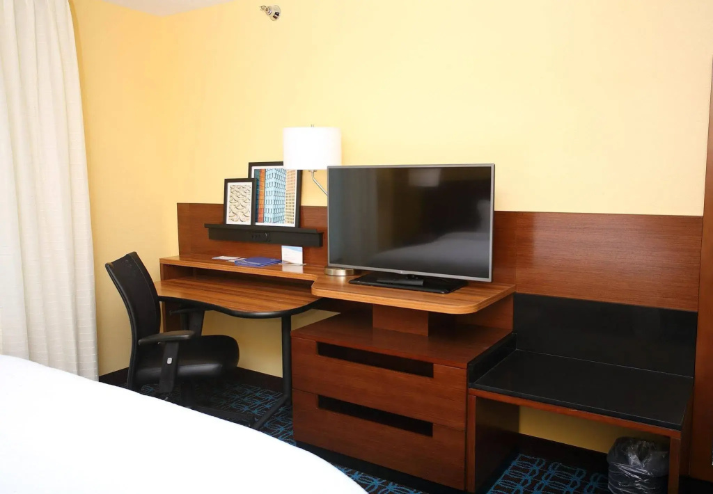 Fairfield Inn & Suites East Grand Forks