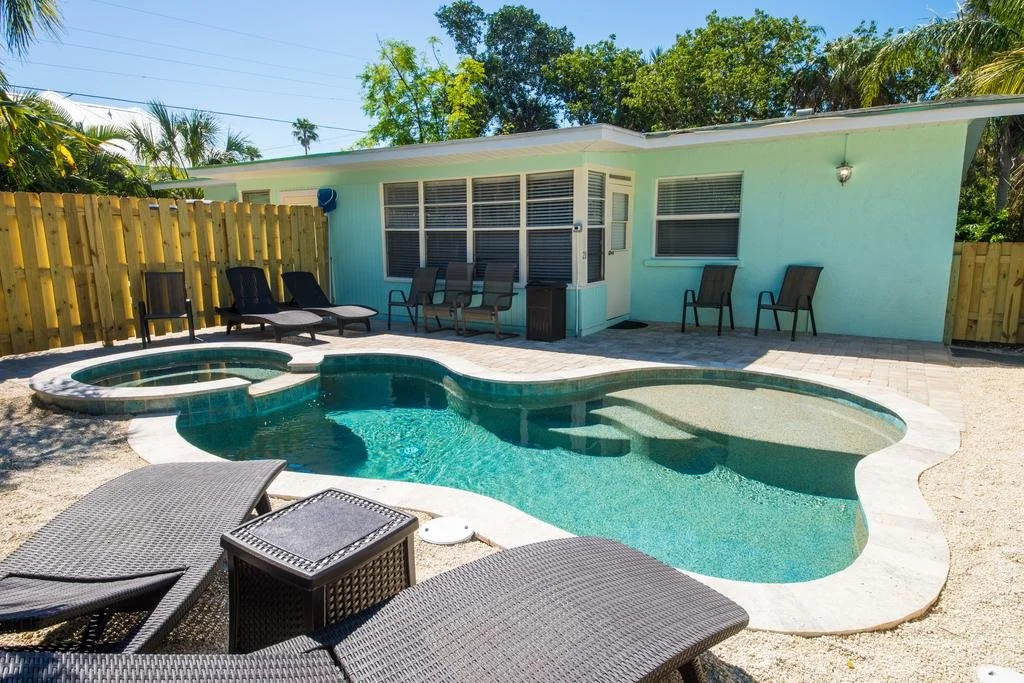 Haleys at Anna Maria Island Inn