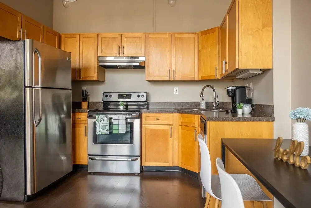 FRONTDESK East 8 Loft Apts Downtown Cincinnati